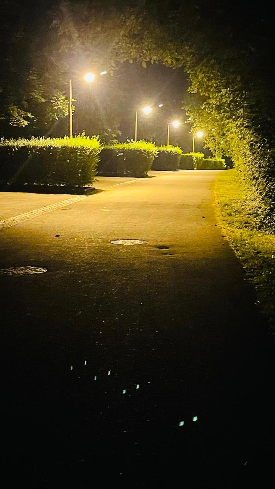 Le Domaine Des Droles De Dames Guest House Buding ภายนอก รูปภาพ