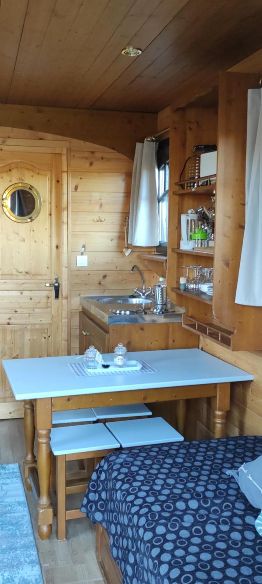 Le Domaine Des Droles De Dames Guest House Buding ภายนอก รูปภาพ