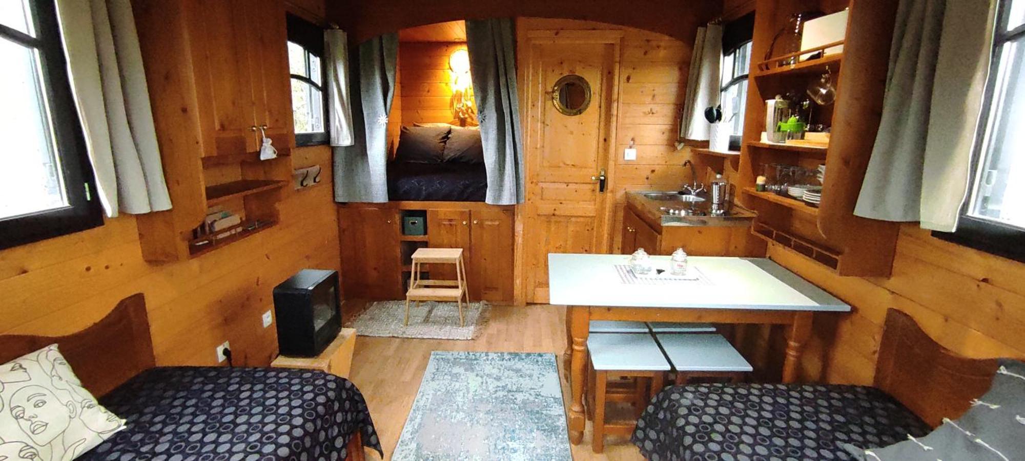 Le Domaine Des Droles De Dames Guest House Buding ภายนอก รูปภาพ